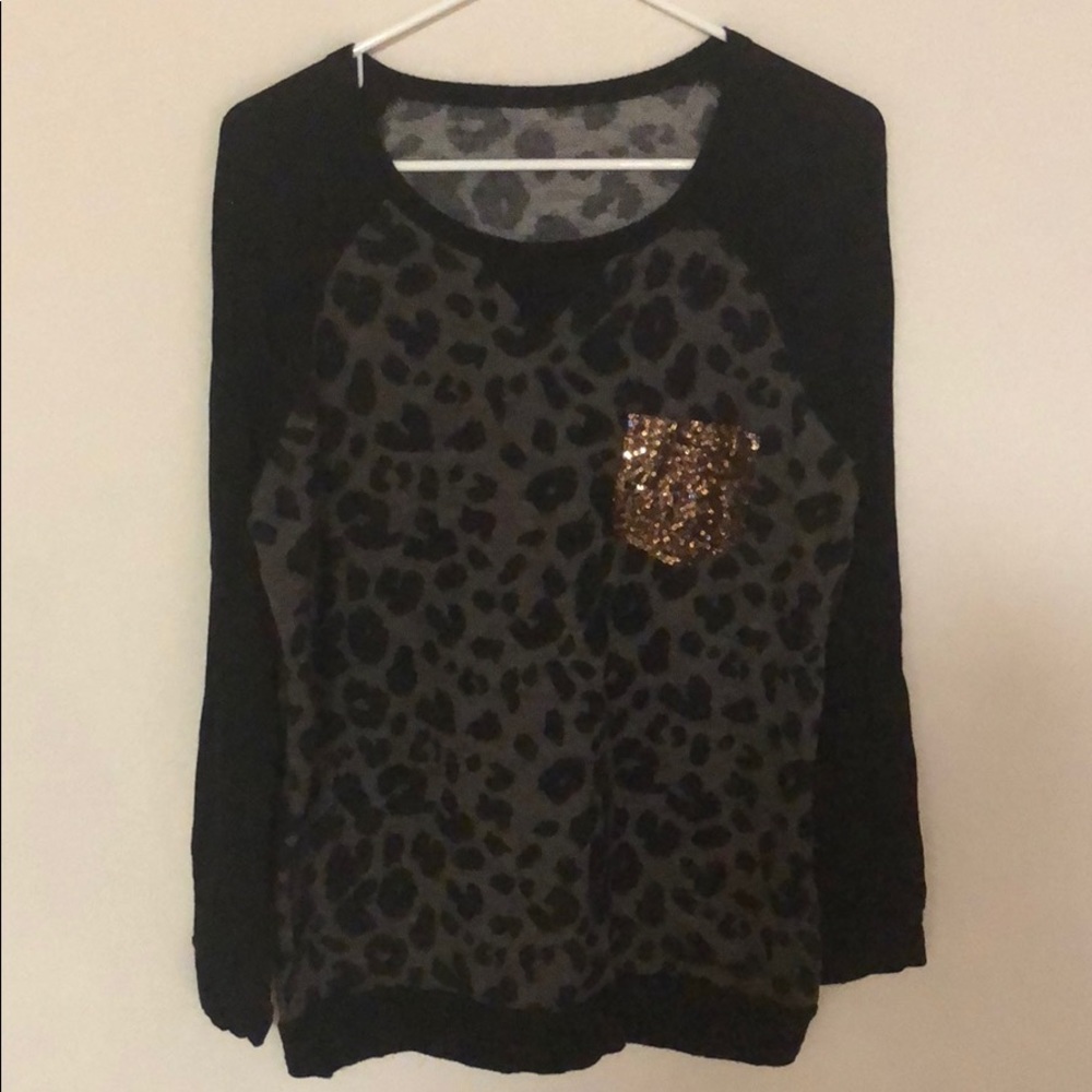Women’s knit top